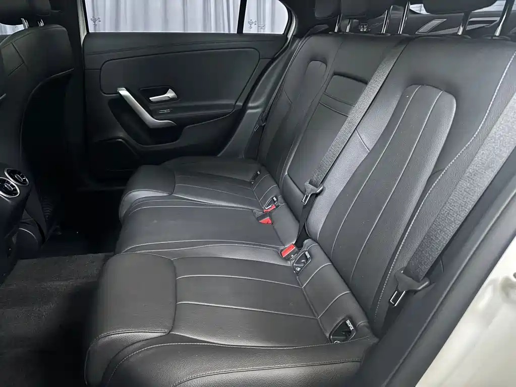 Mercedes-Benz A-Class 2022 — фото 9