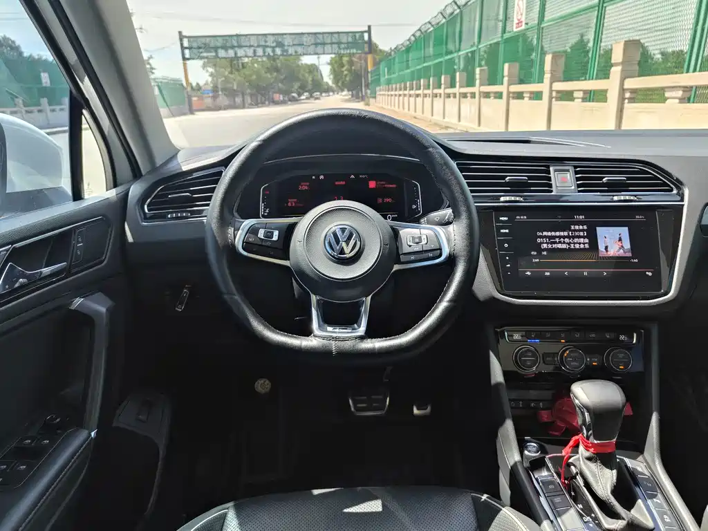 Volkswagen Tiguan L 2019 — фото 14