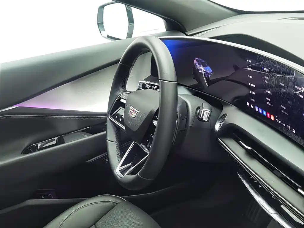 Cadillac GT4 2023 — фото 22