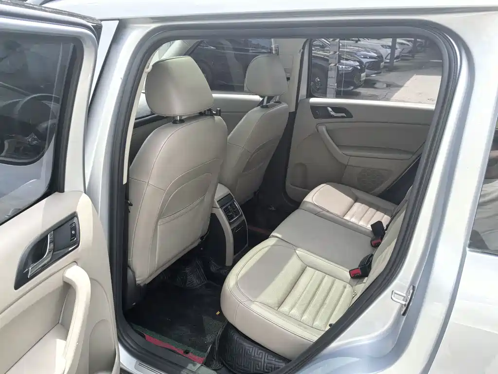 Skoda Yeti 2019 — фото 10