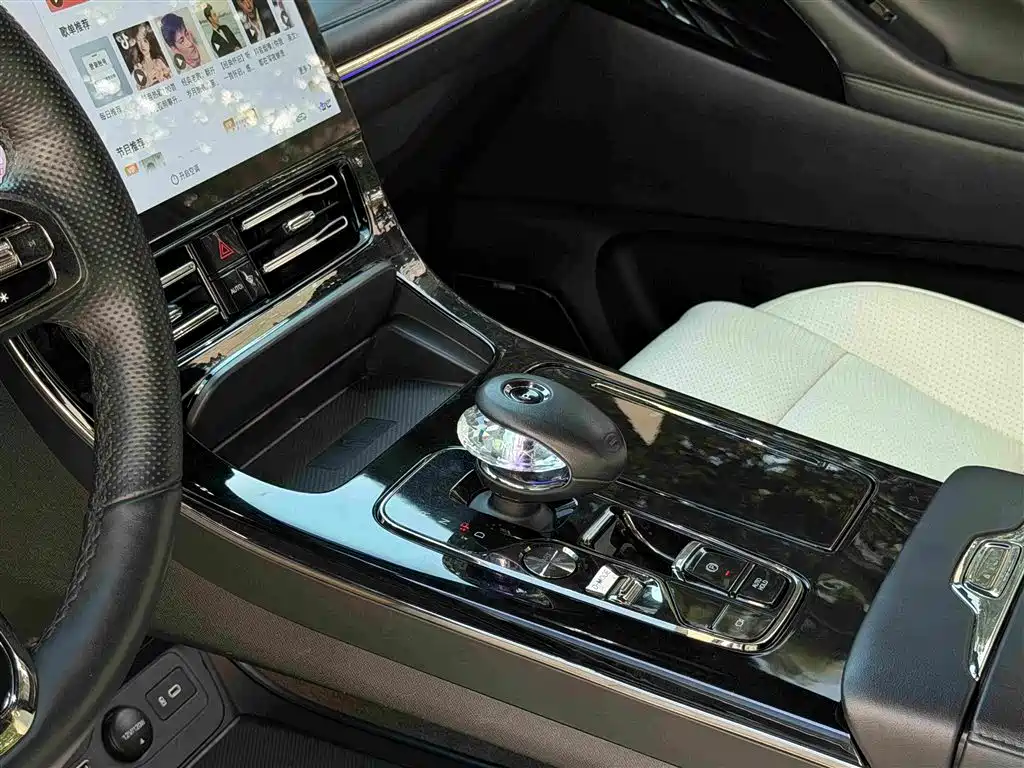 GAC Trumpchi M8 2022 — фото 16