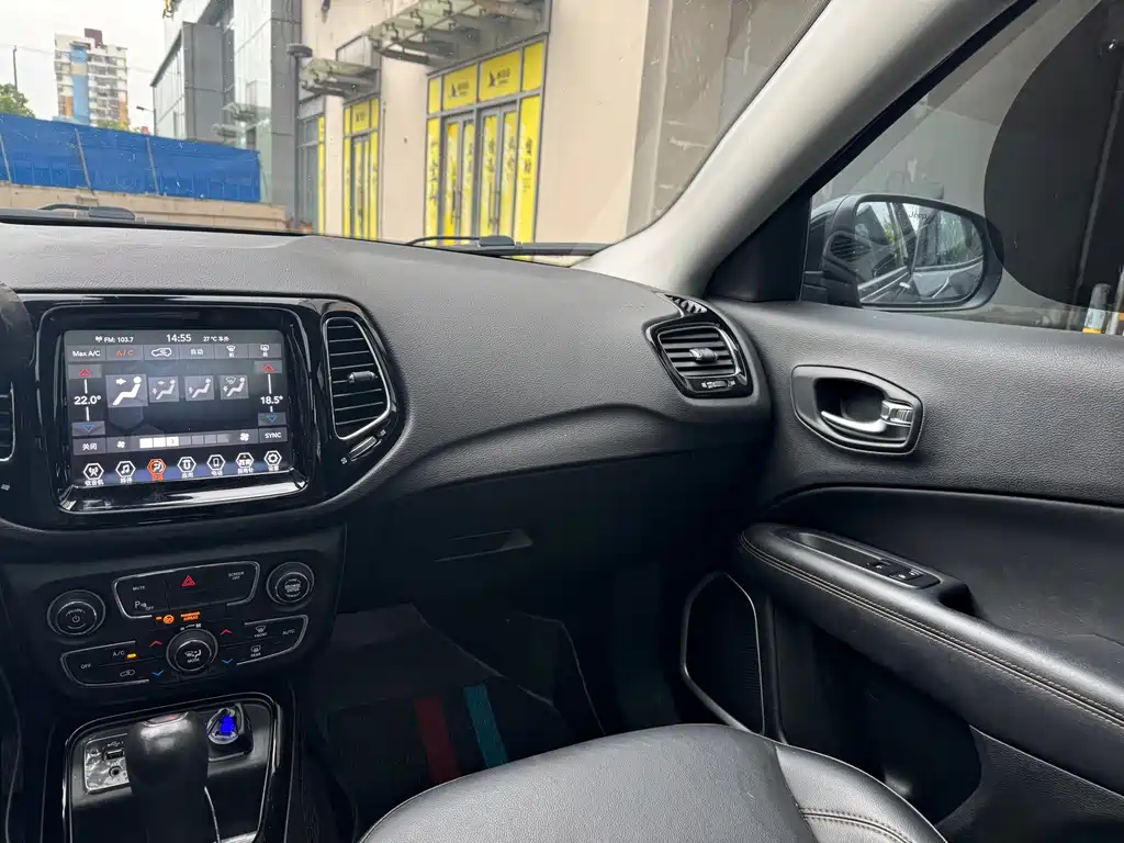 Jeep Compass 2020 — фото 12