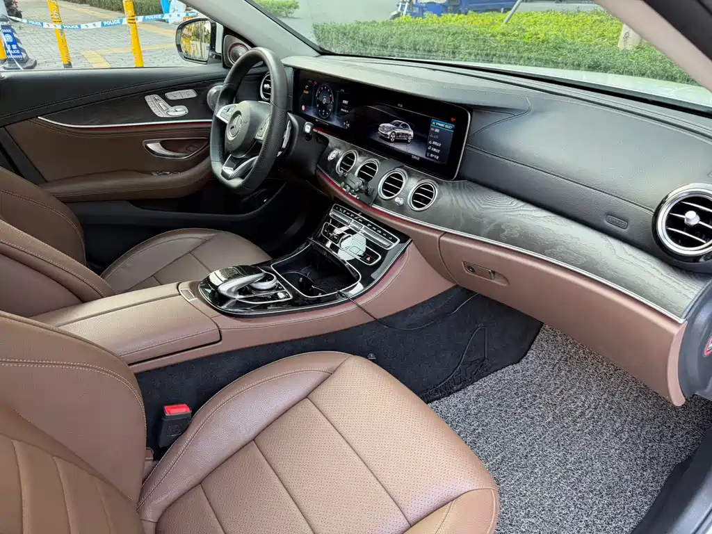 Mercedes-Benz E-Class 2016 — фото 11