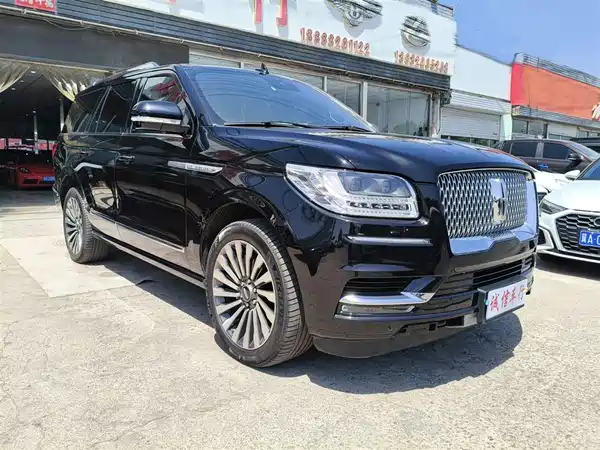 Lincoln Navigator 2022