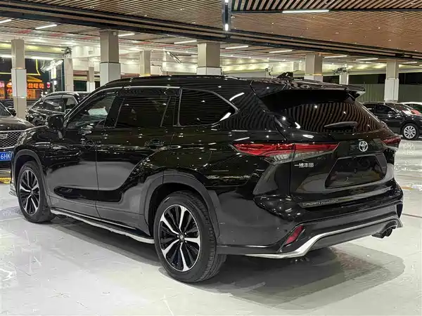 Toyota Crown Kluger 2021