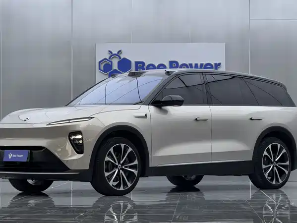 NIO ES8 2023