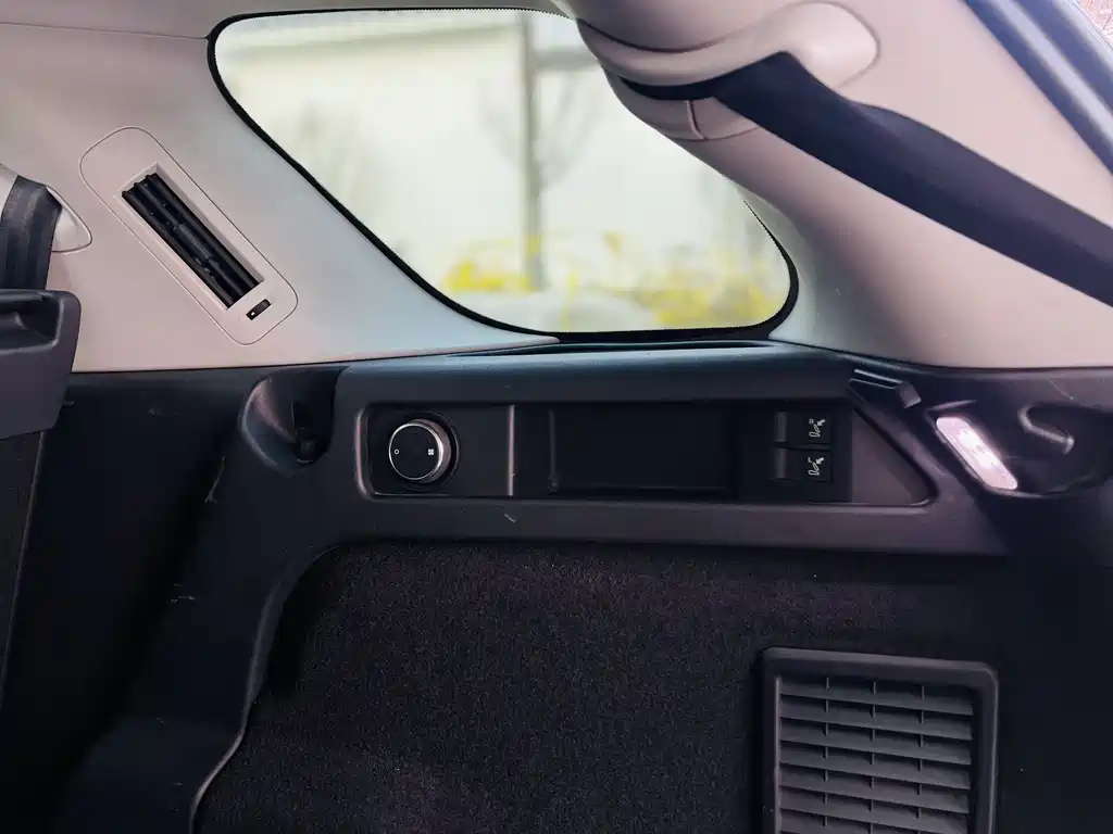 Land Rover Discovery Sport 2019 — фото 19