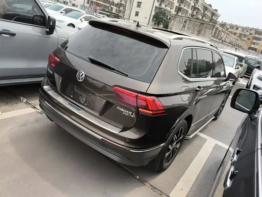 Volkswagen Tiguan L 2017 — фото 7