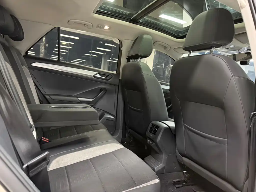 Volkswagen T-Roc 2022 — фото 13