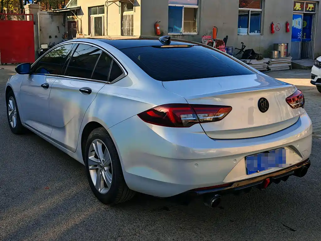 Buick Regal 2018 — фото 15