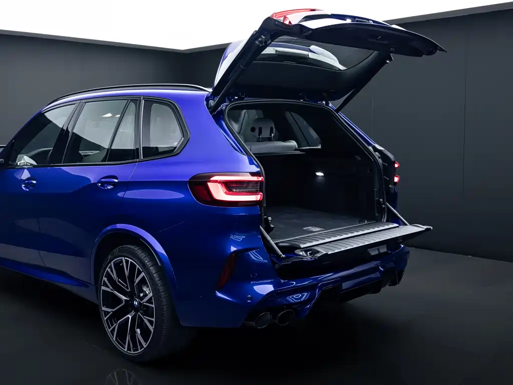 BMW X5 M 2021 — фото 36