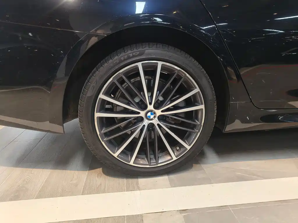BMW 5 Series 2020 — фото 12