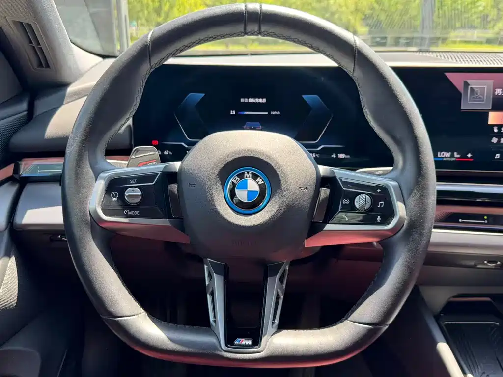 BMW i5 2025 — фото 8