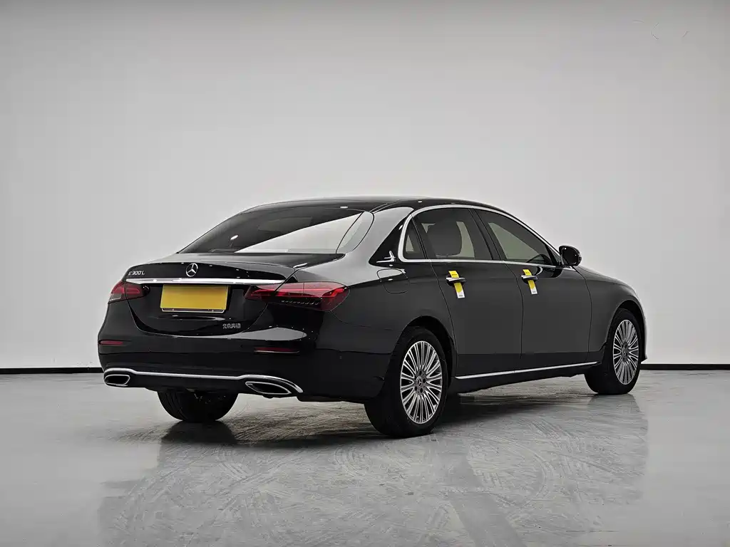 Mercedes-Benz E-Class 2023 — фото 4