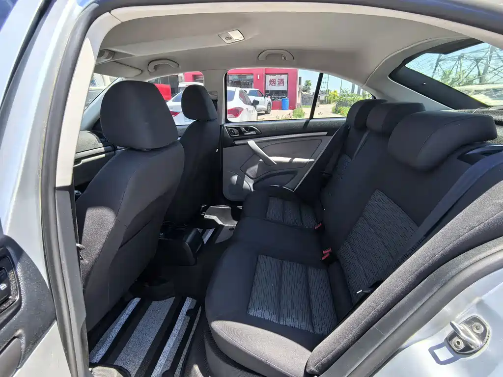 Skoda Octavia 2015 — фото 9