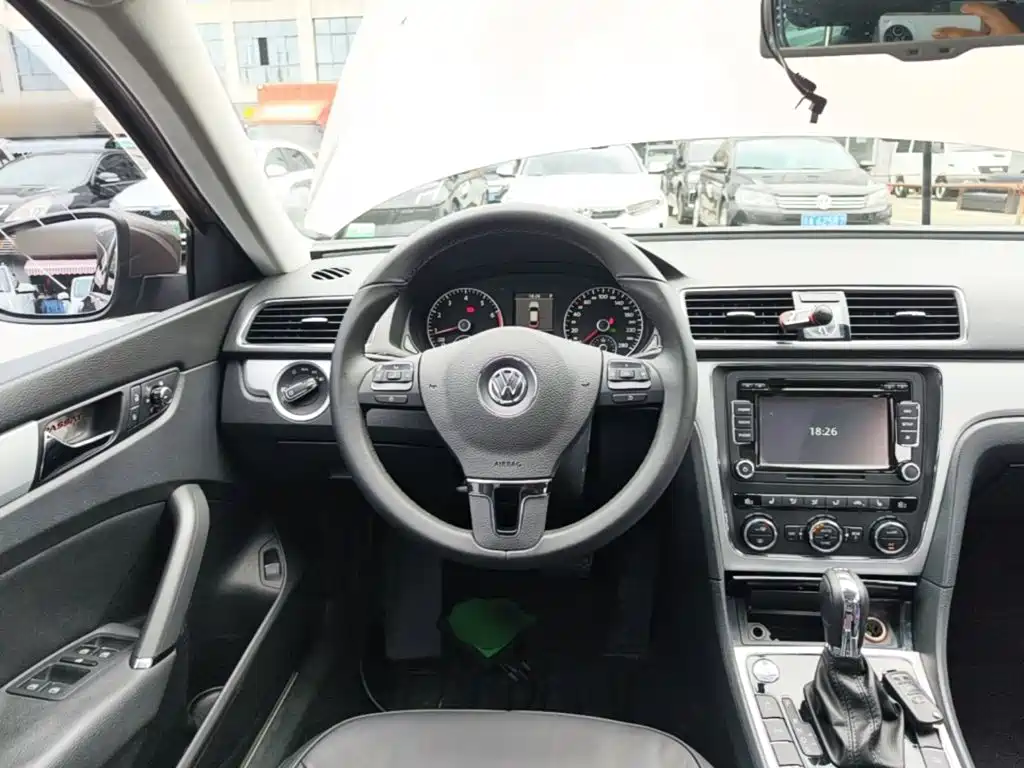 Volkswagen Passat 2015 — фото 11