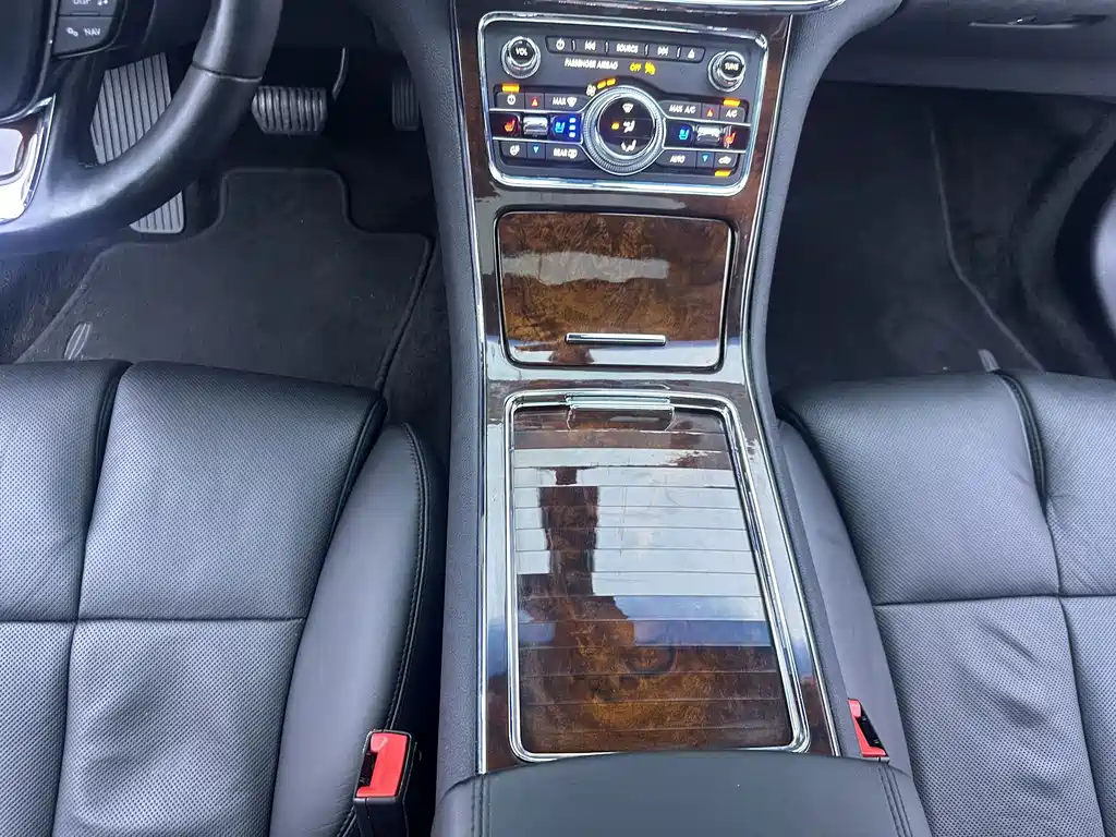 Lincoln Continental 2018 — фото 12