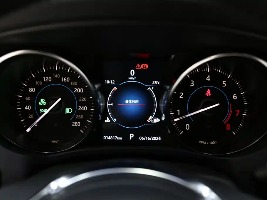 Jaguar F-PACE 2019 — фото 13