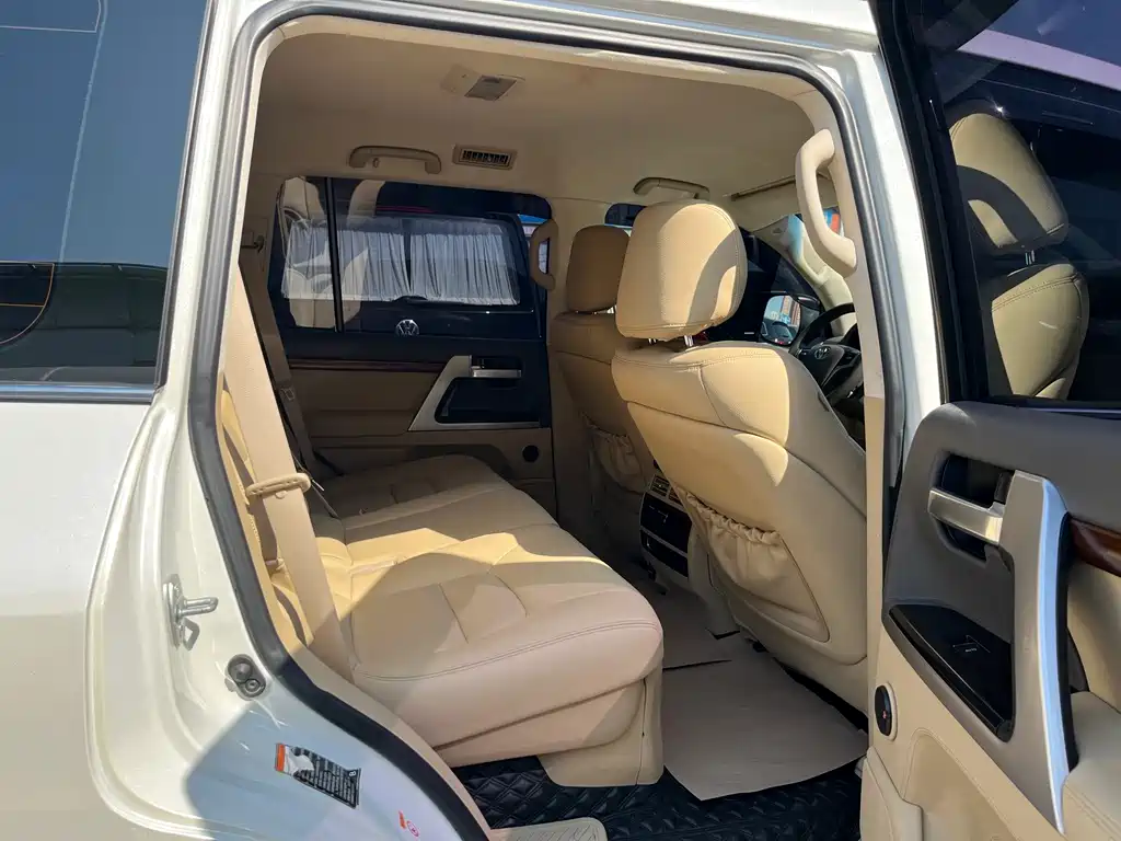 Toyota Land Cruiser 2018 — фото 24