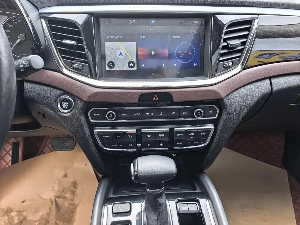 GAC Motor Trumpchi GS8 2018 — фото 11