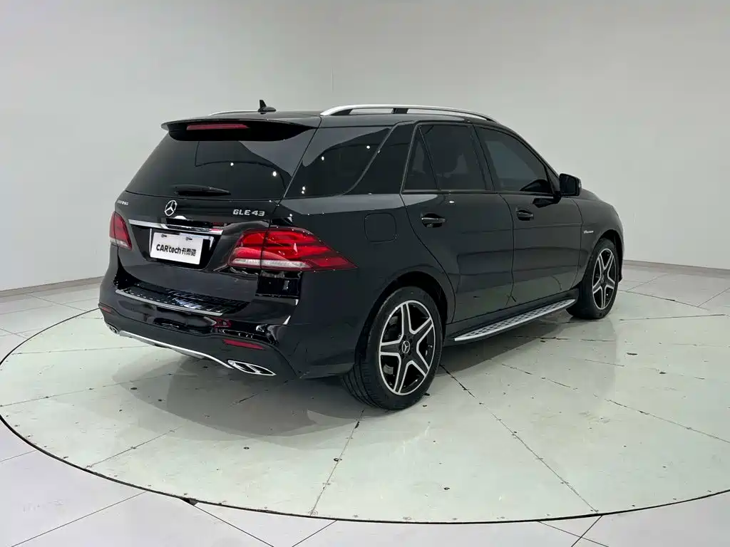 Mercedes-Benz GLE AMG 2018 — фото 13