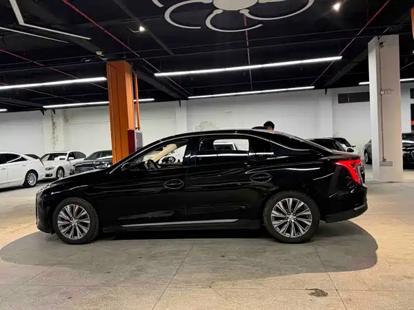 Hongqi E-QM5 2024