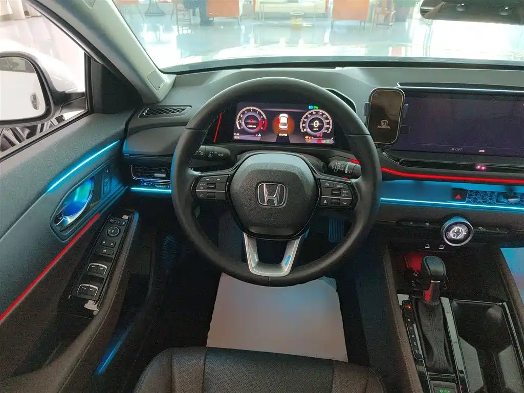 Honda Inspire 2025 — фото 11