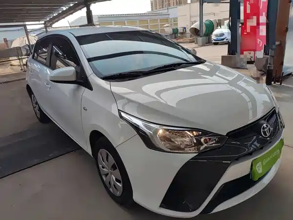 Toyota Yaris L 2021