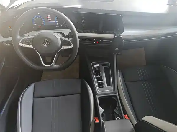 Volkswagen Golf 2021