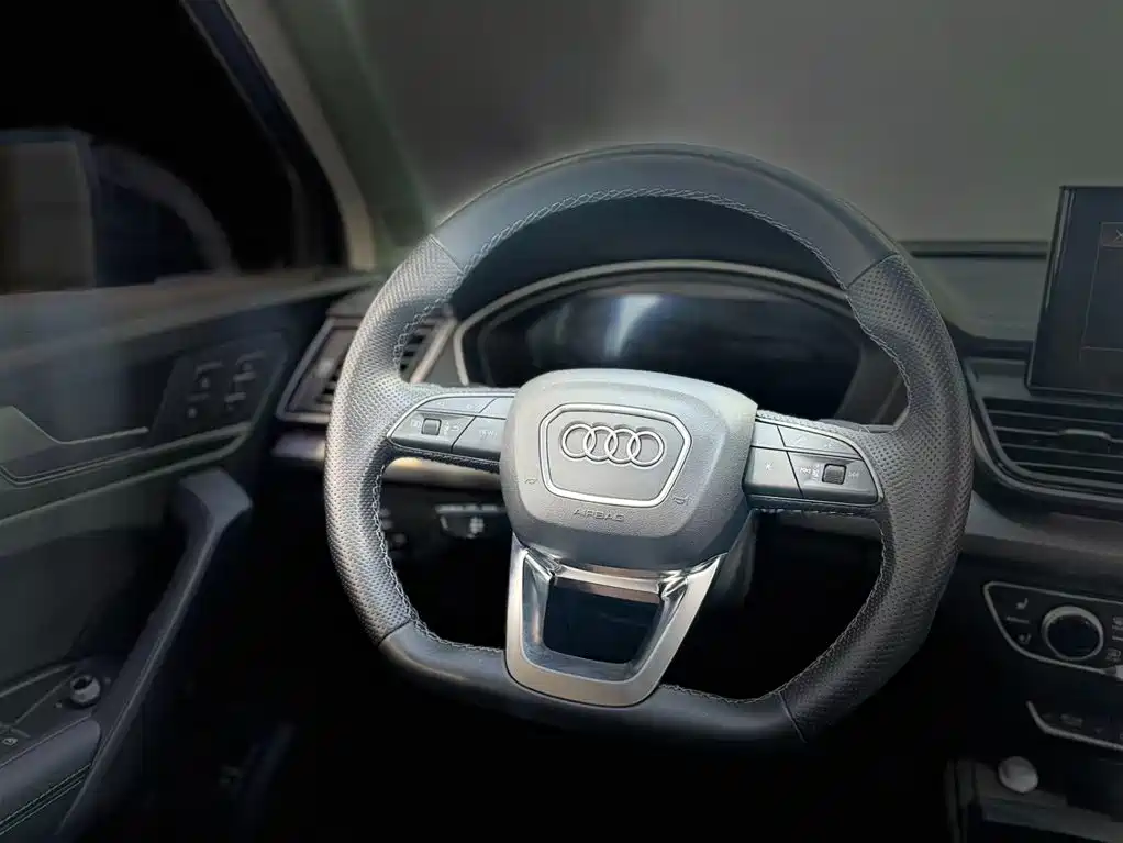 Audi Q5L 2022 — фото 10