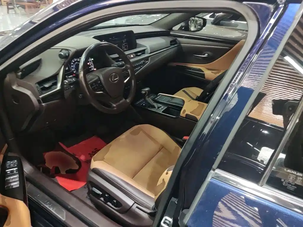 Lexus ES 2021 — фото 15