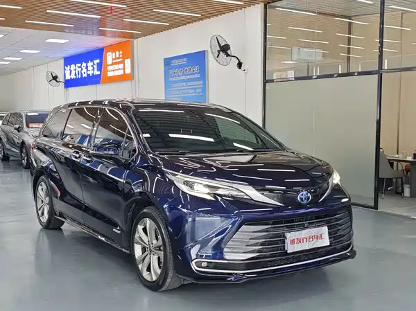Toyota Sienna 2024