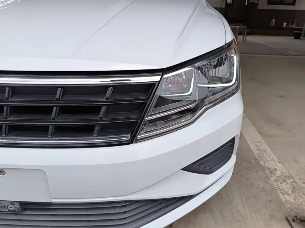 Volkswagen Jetta 2019 — фото 24