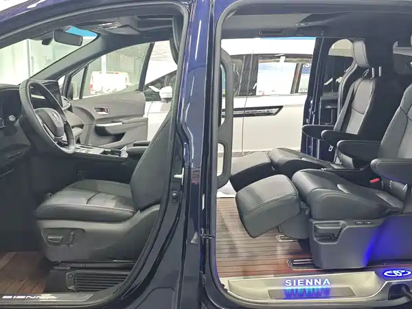 Toyota Sienna 2024