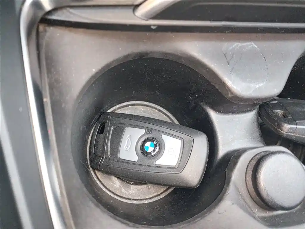 BMW 3 Series GT 2017 — фото 17