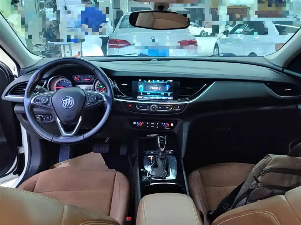 Buick Regal 2020 — фото 10