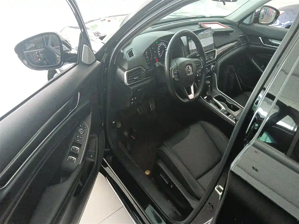 Honda Accord 2022 — фото 16