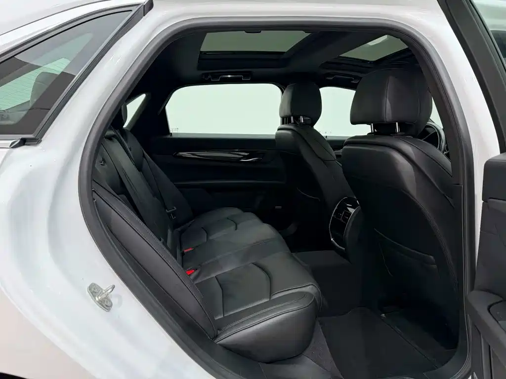 Cadillac CT6 2023 — фото 16