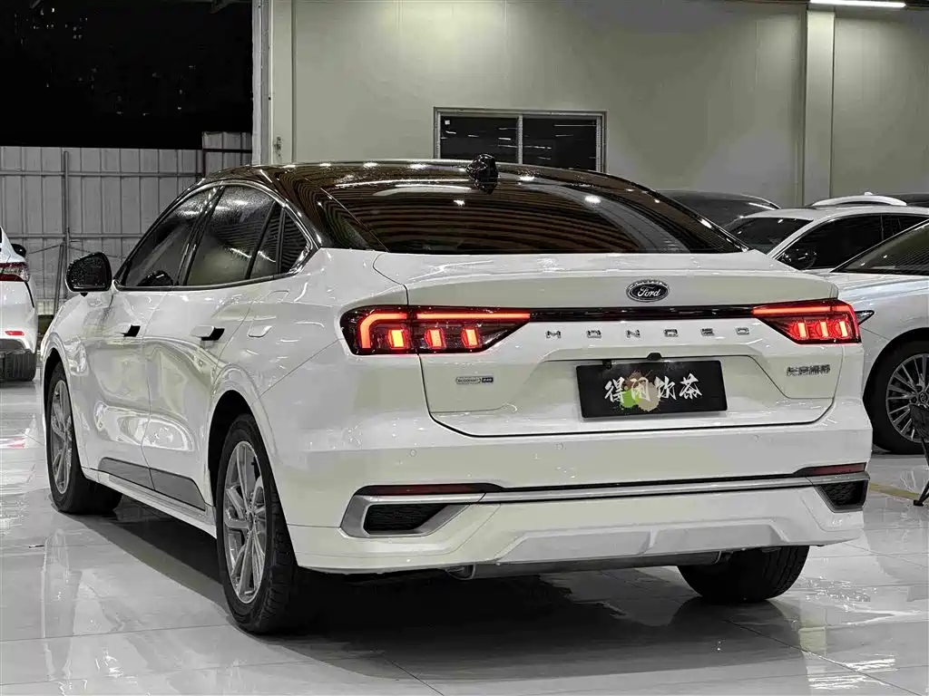 Ford Mondeo 2022 — фото 10