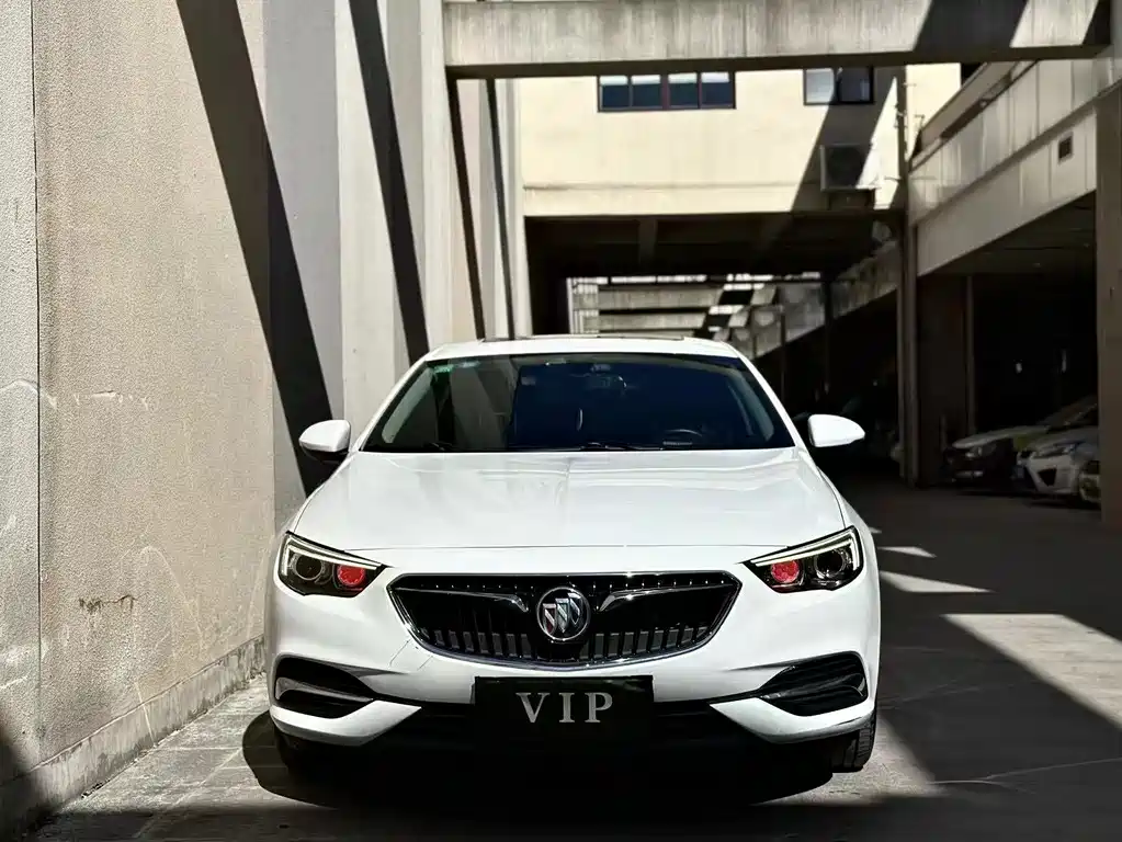 Buick Regal 2018 — фото 2