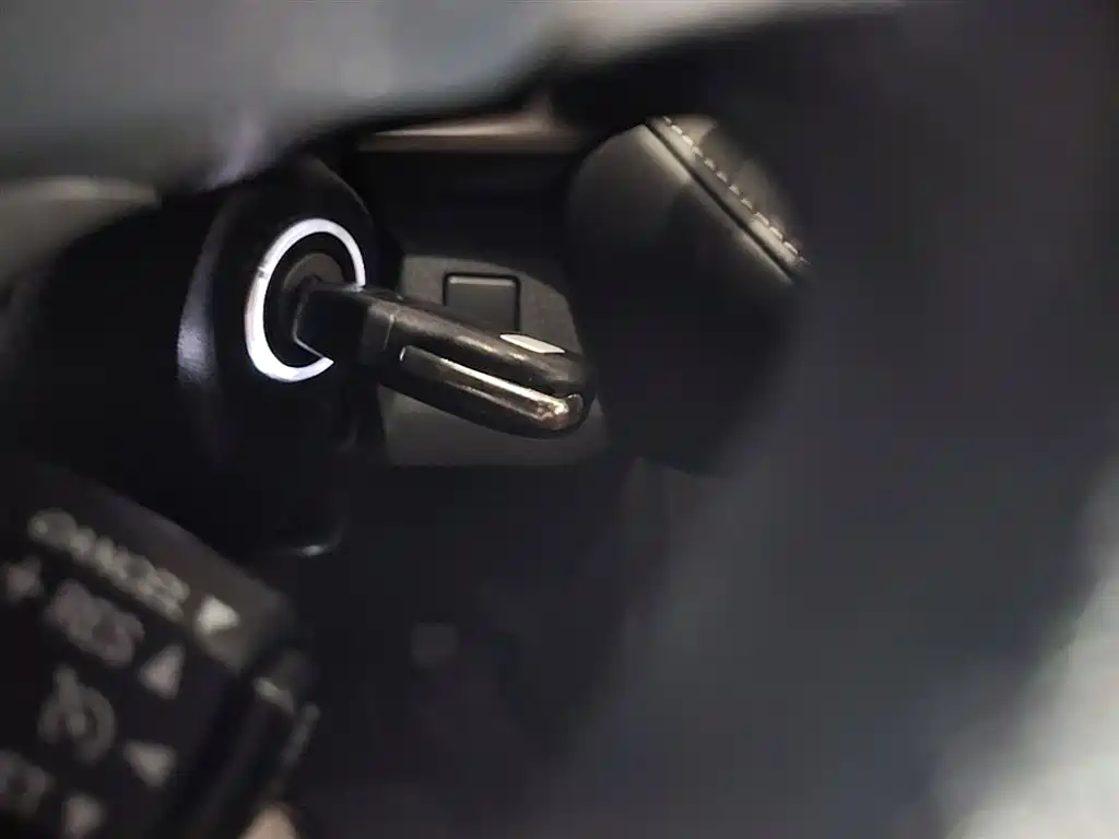 Toyota RAV4 2019 — фото 9