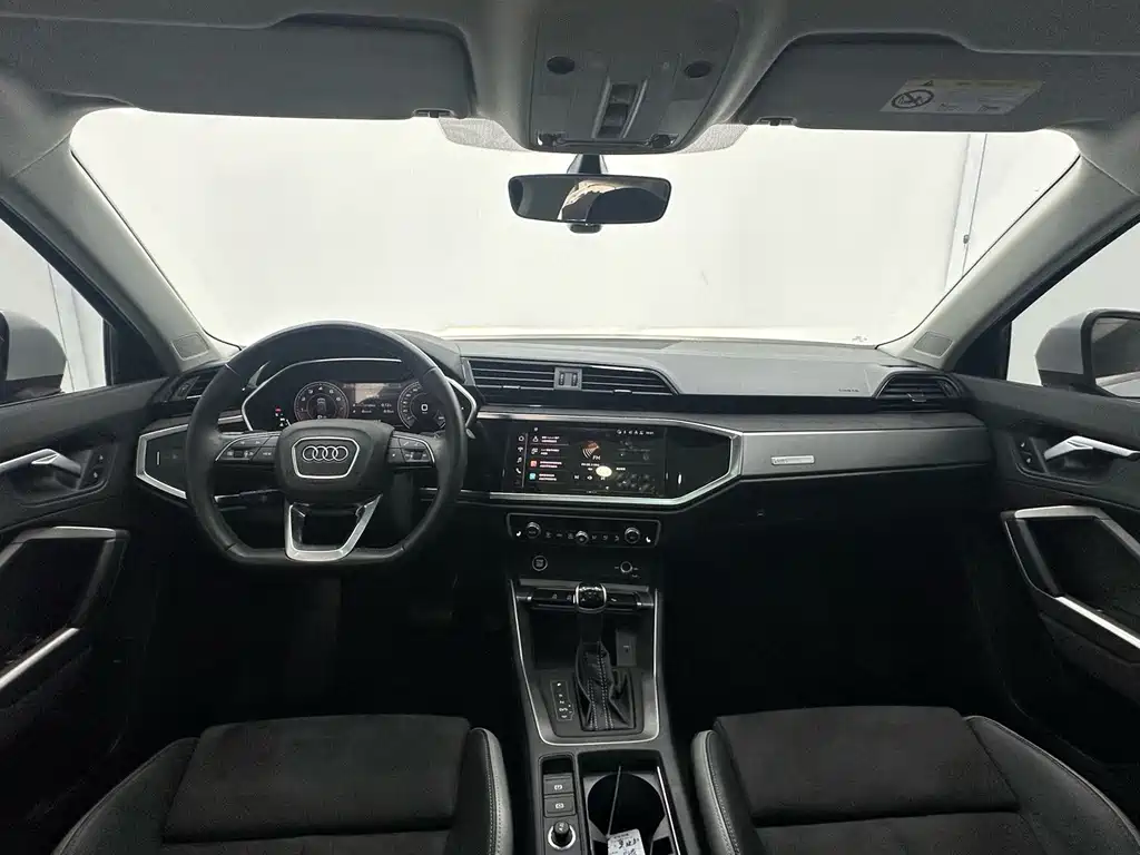Audi Q3 2023 — фото 12