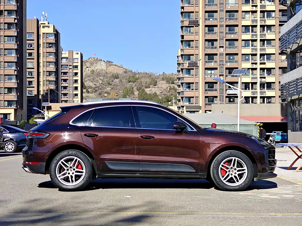 Porsche Macan 2020 — фото 8