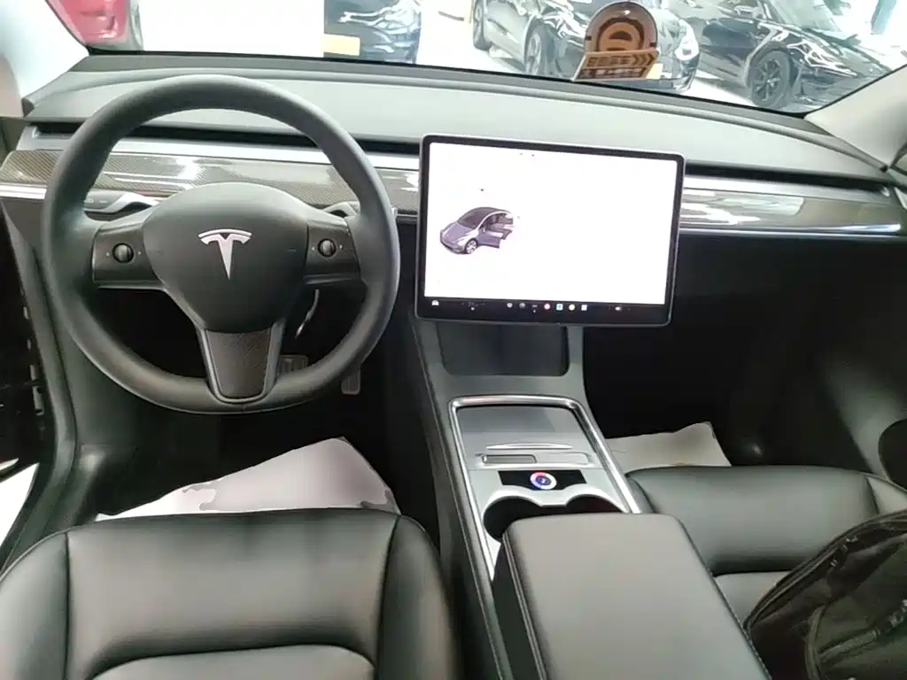 Tesla Model Y 2022 — фото 10
