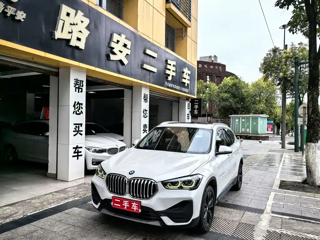 BMW X1 2020 — фото 1