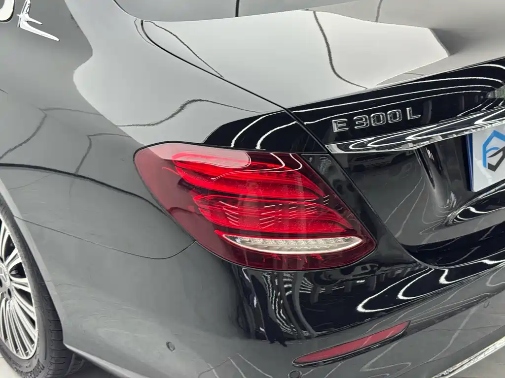 Mercedes-Benz E-Class 2020 — фото 25