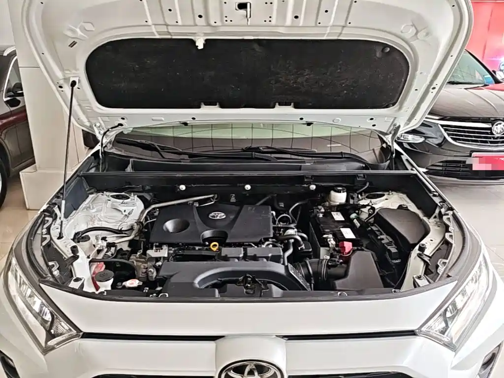 Toyota RAV4 2021 — фото 20