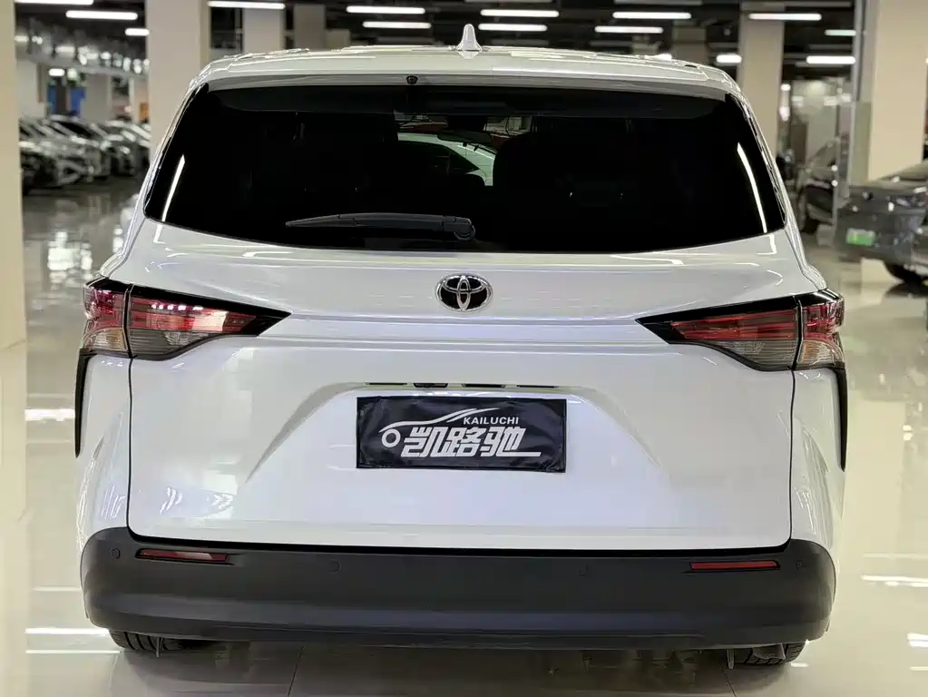 Toyota Sienna 2025