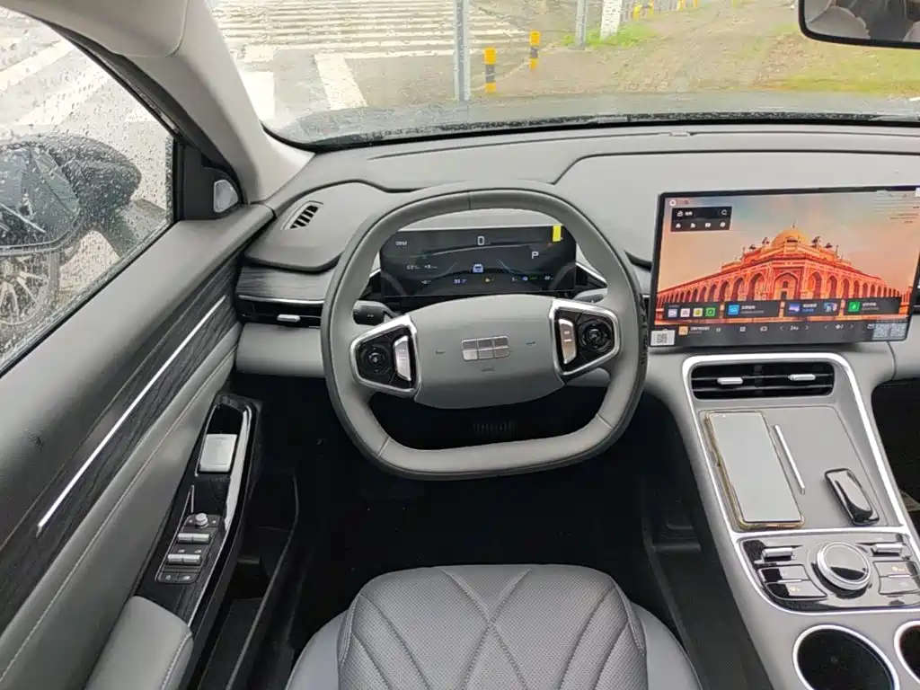 Geely Galaxy L6 2025 — фото 11