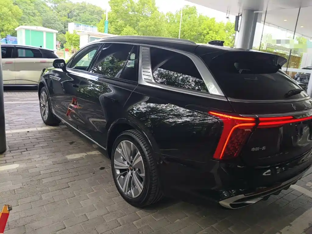 Hongqi E-HS9 2023